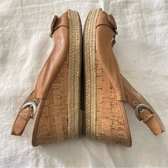 Franco Sarto | Kendra Leather Peep Toe Wedge Sandals - Picture 5 of 8